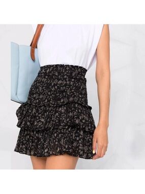 Isabel Marant Etoile Naomi Skirt- black
and white sz 40